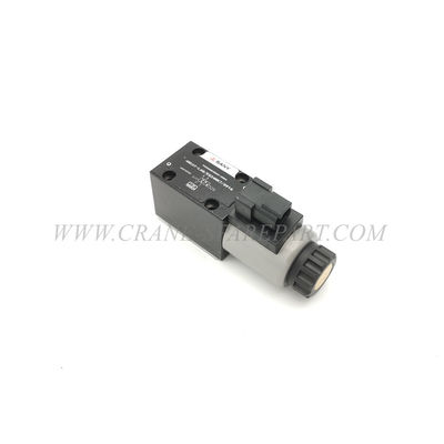 60275751 Hidrolik Derek Bagian Solenoid Valve Untuk SANY 4WE6Y-L68 / EG24NK7